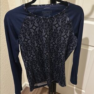 Patagonia Women's Navy Blue capilene mid weight base layer for cool to cold